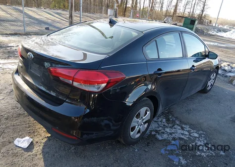 2017 Kia Forte Lx z USA, uszkodzony, nr VIN 3KPFK4A71HE089376